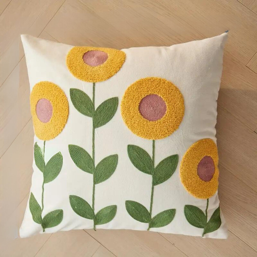 Kissenbezug mit gesticktem Blumen- und Botanik-Muster