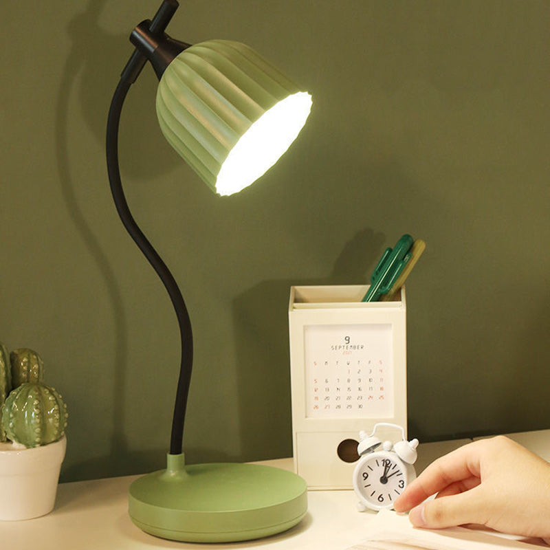 Verstellbare LED-Schreibtischlampe