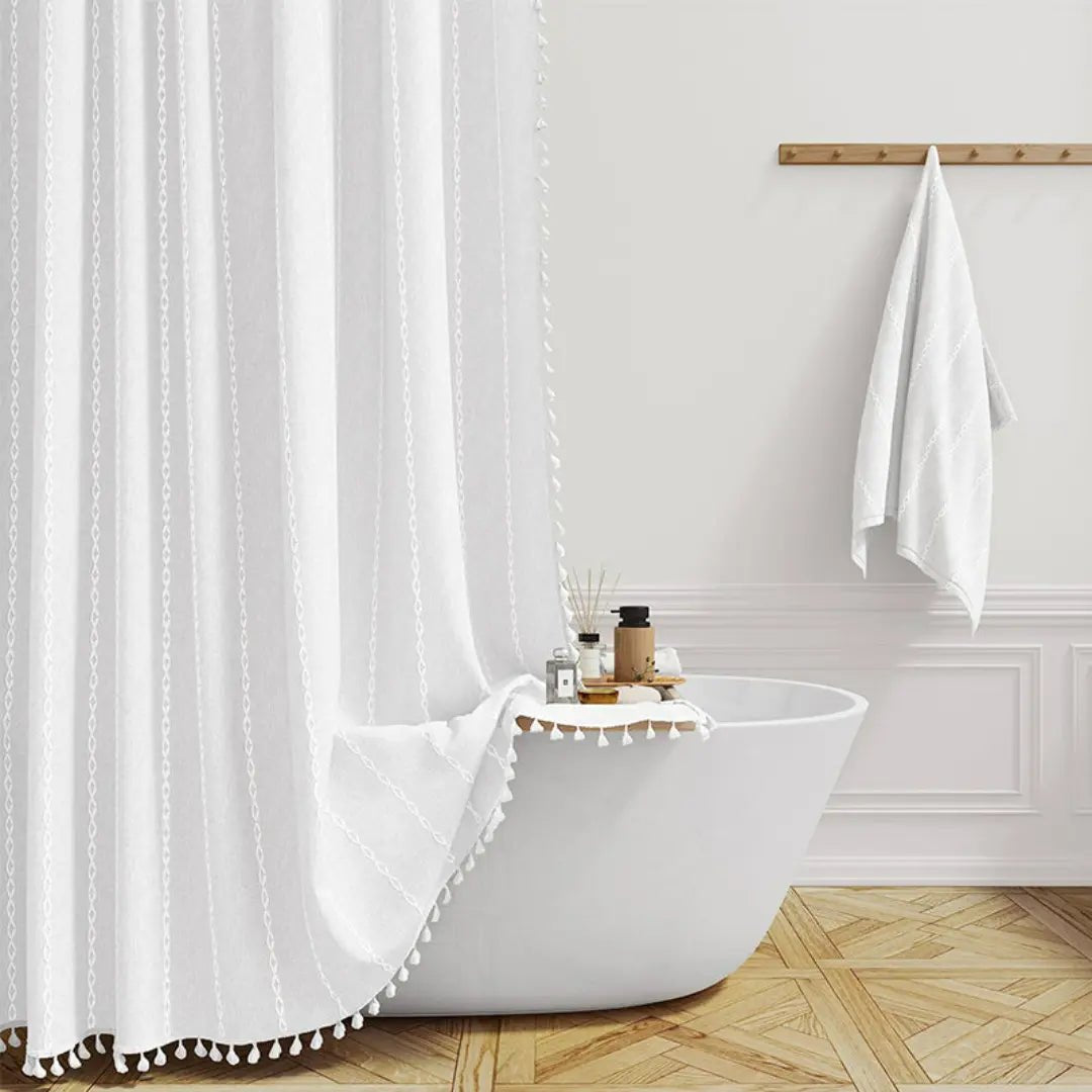 Boho-Leinen-Duschvorhang mit Quastendetail