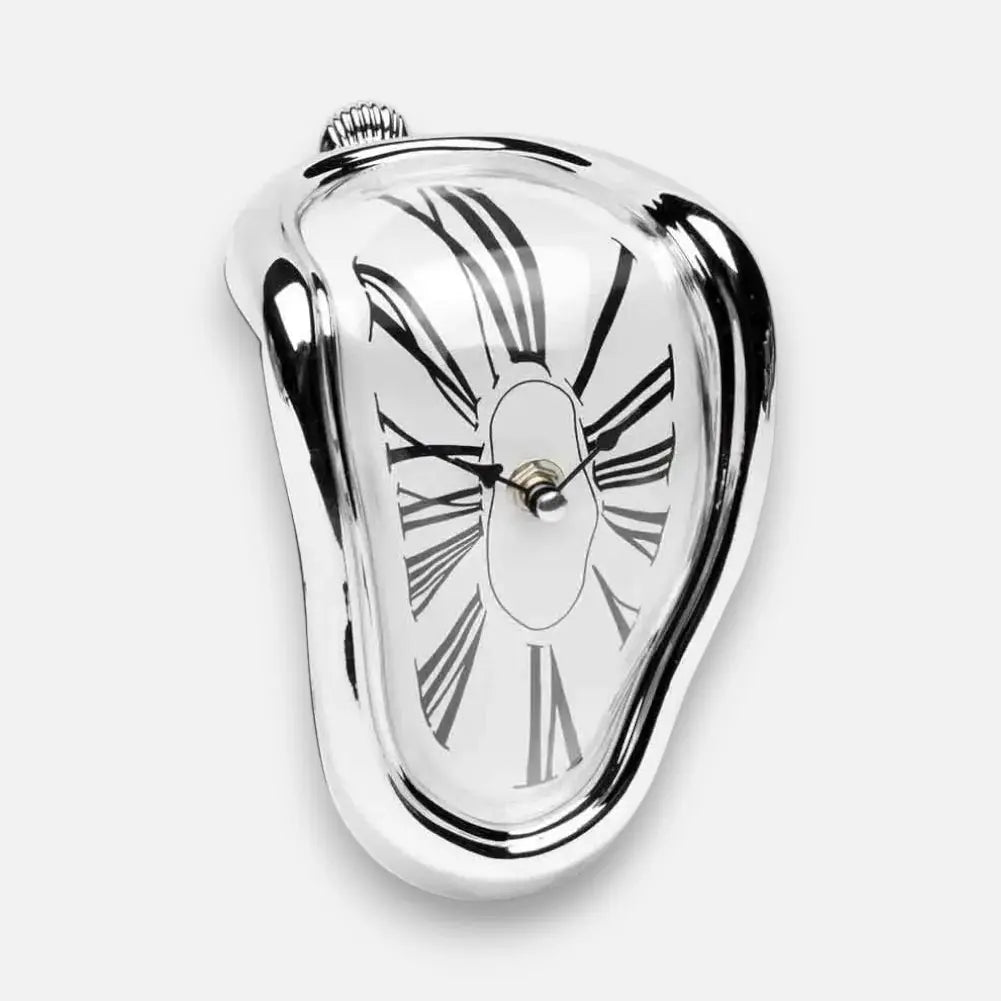 Schmelzende Vintage-Uhr — Inspiriert von der Illusion der Zeitverzerrung