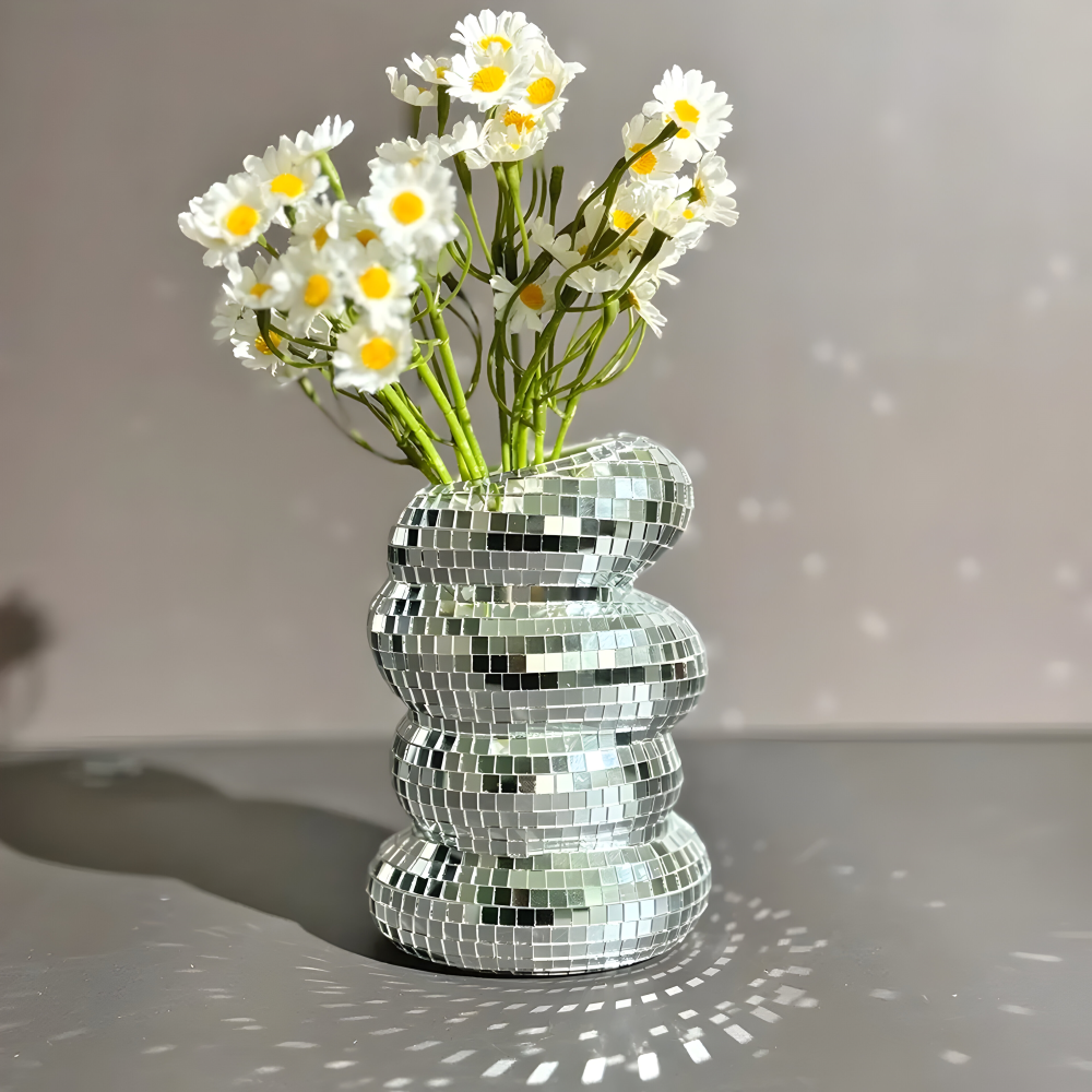 Spiegelkachel-Vase mit Spiraldesign