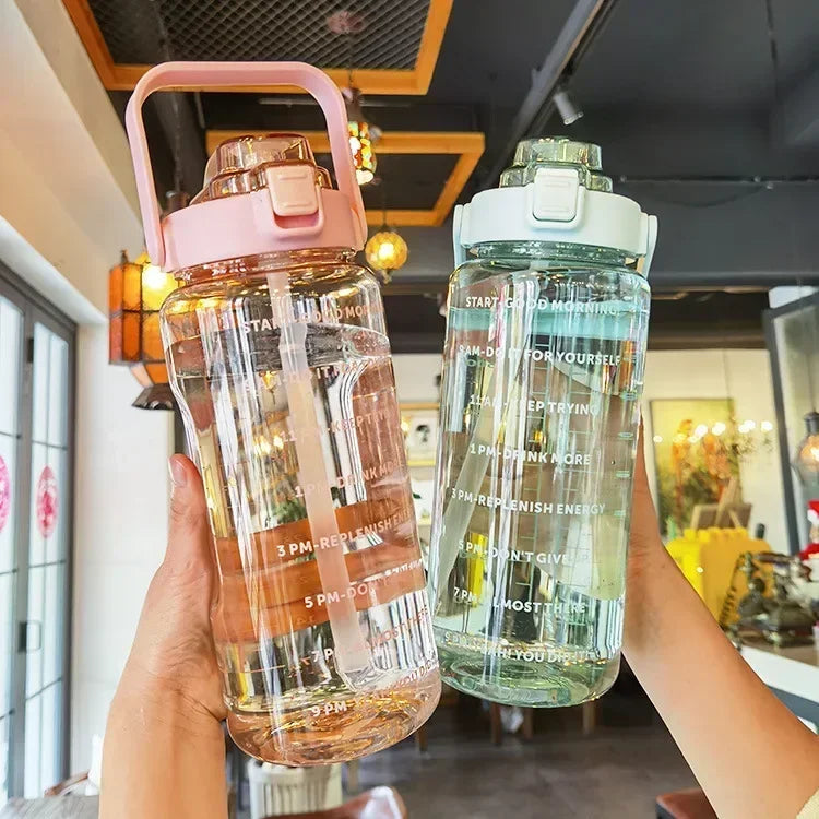 2-Liter-Trinkflasche mit Strohhalm & Zeitmarkierung – BPA-frei, Auslaufsicher