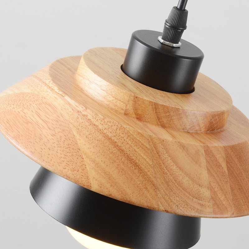 Nordische Holz-Pendelleuchte