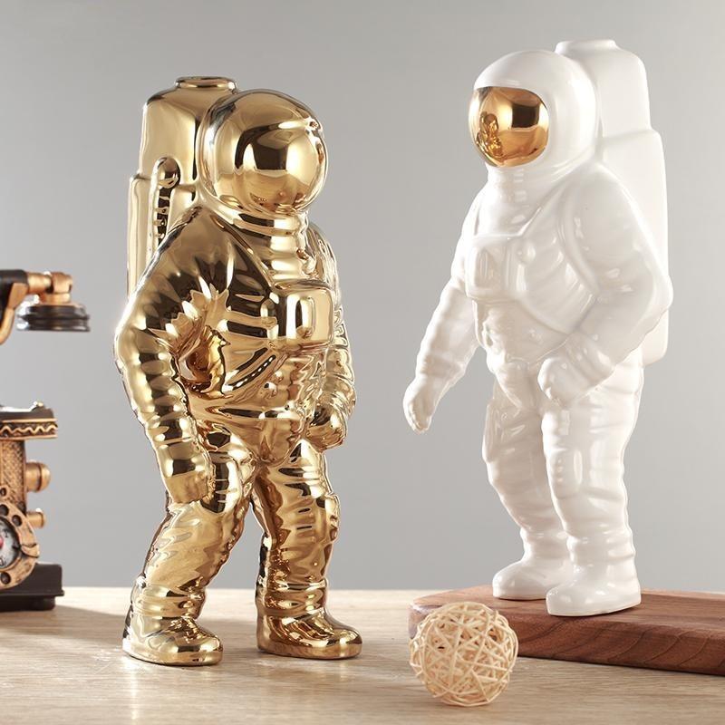 Astronauten-Blumenvase – Dekorative Figur mit integriertem Pflanzfach