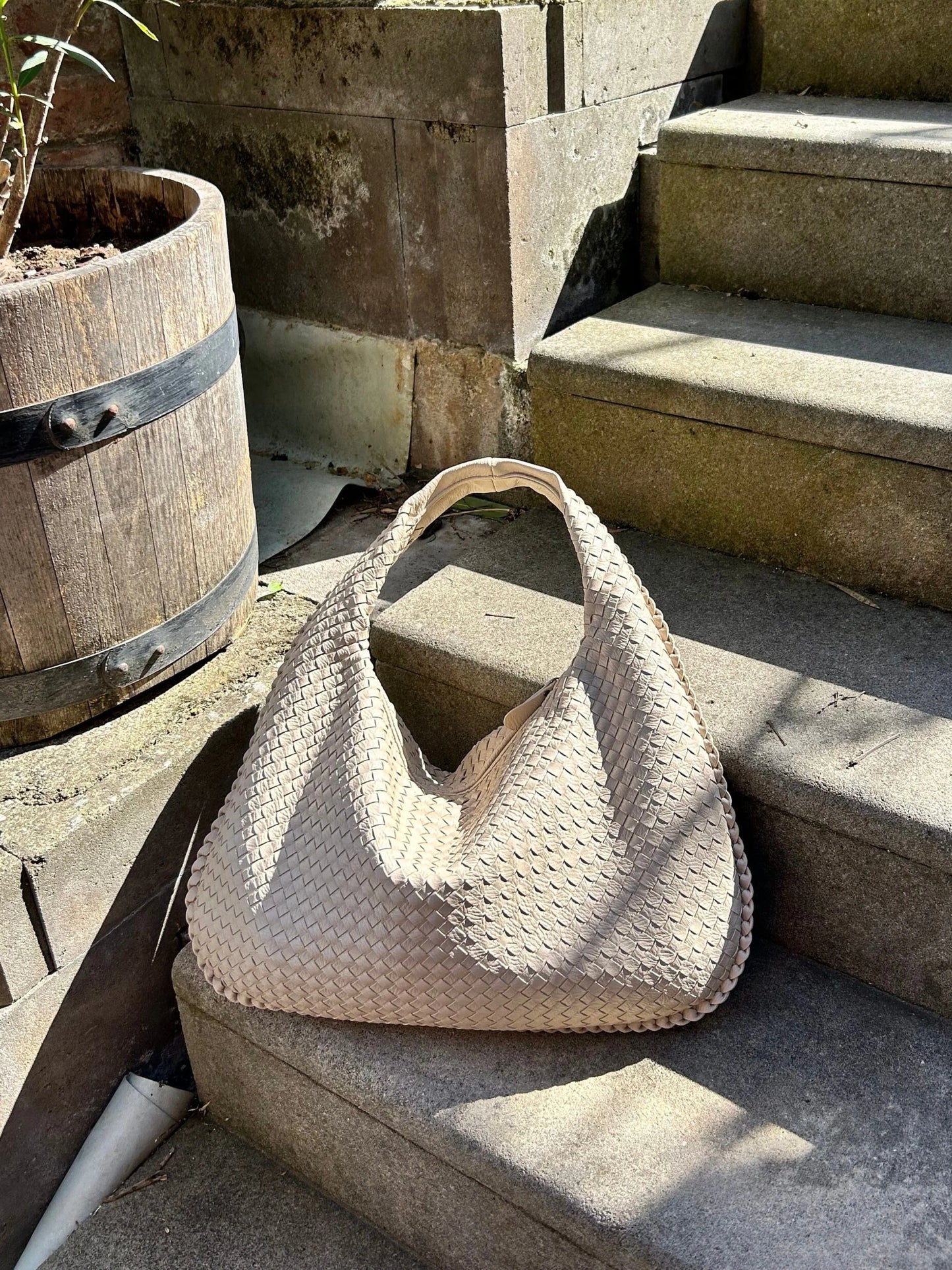 Geflochtene Leder-Hobo-Bag mit Reißverschluss