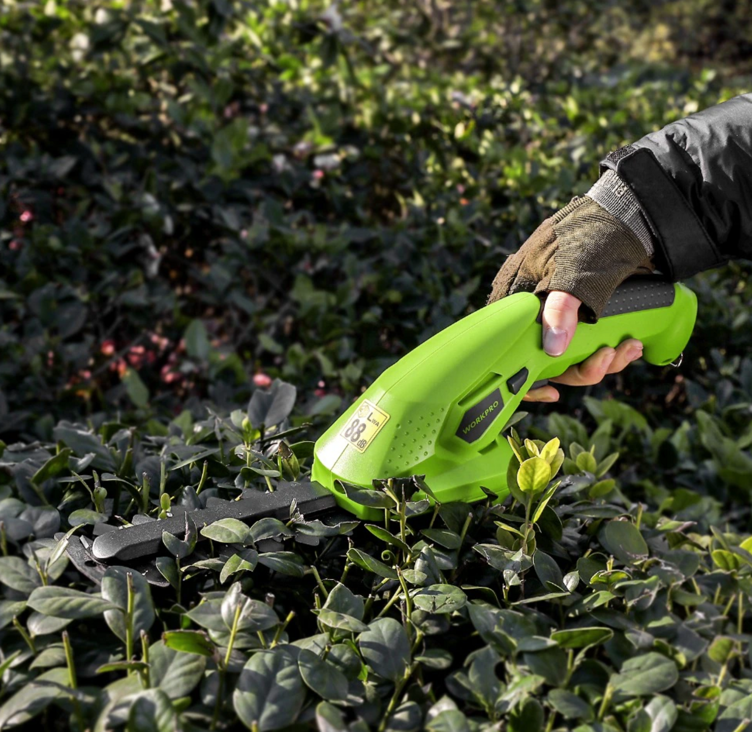 Kabelloser Strauchschneider 2-in-1 – Hecken und Gras mit einem Gerät schneiden
