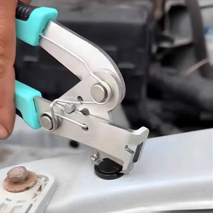 Kunststoffclip-Zange fürs Auto – Clips entfernen ohne Beschädigungen