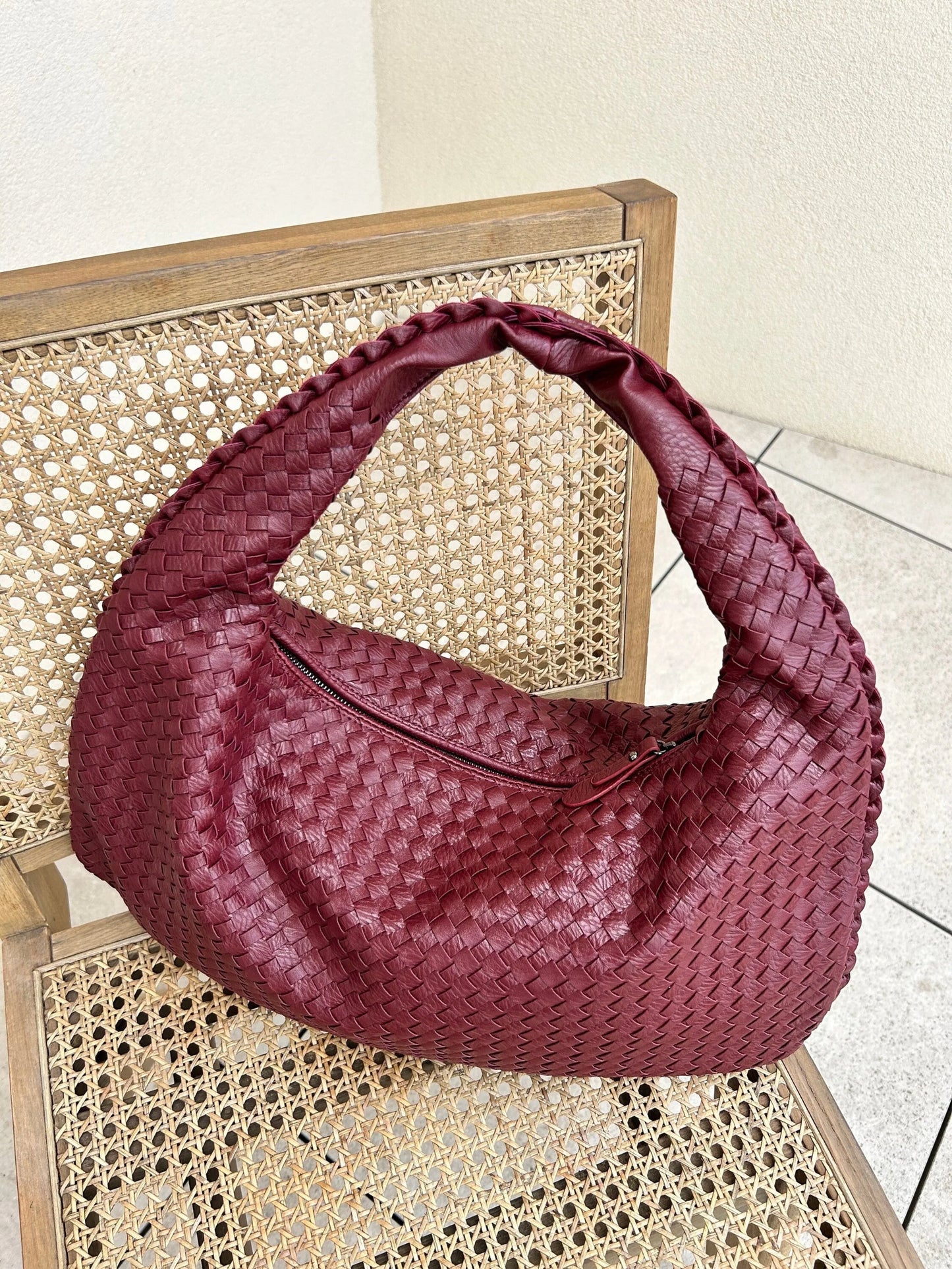 Geflochtene Leder-Hobo-Bag mit Reißverschluss