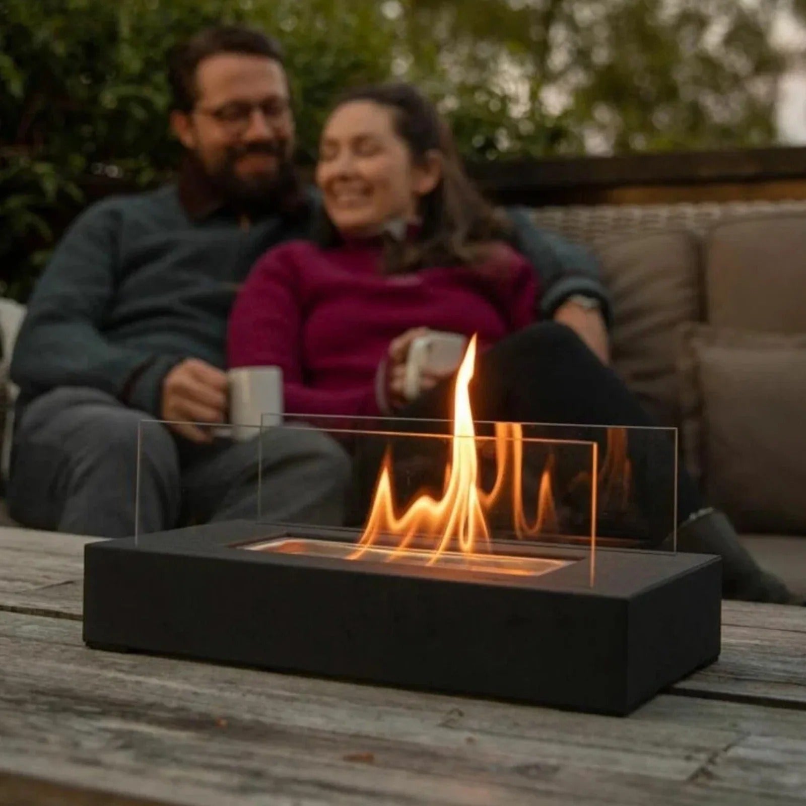 Bio-Ethanol-Tischkamin mit Glasscheiben
