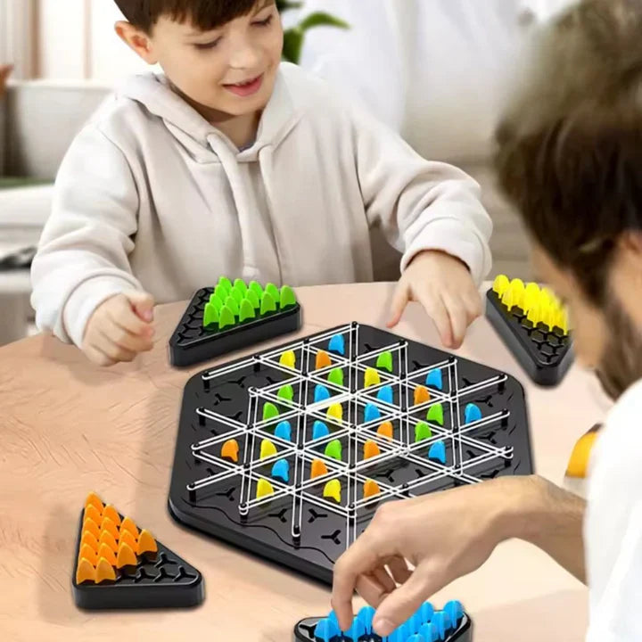 Strategie-Dreieckspiel – Dreiecke bilden, das Spielfeld dominieren