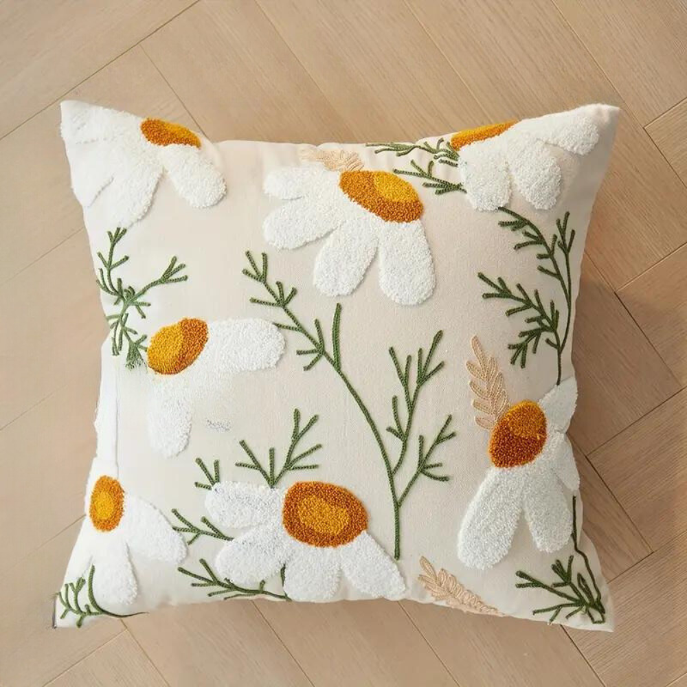 Kissenbezug mit gesticktem Blumen- und Botanik-Muster
