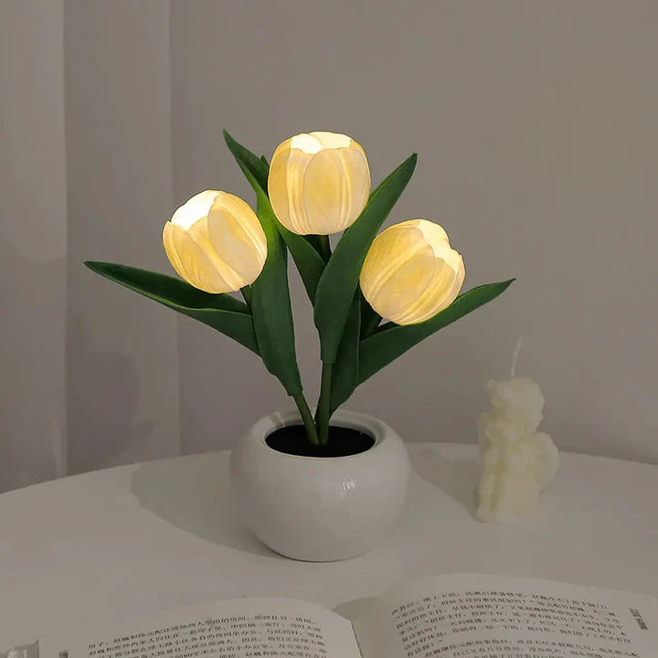 Tulpen-LED-Tischlampe im Keramiktopf – Warmes Dekorlicht