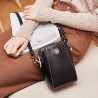 Kleine Crossbody-Tasche in Lederoptik mit mehreren Fächern – Verstellbarer Riemen