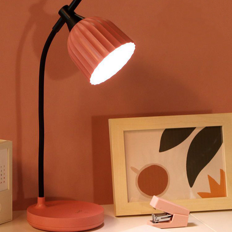 Verstellbare LED-Schreibtischlampe