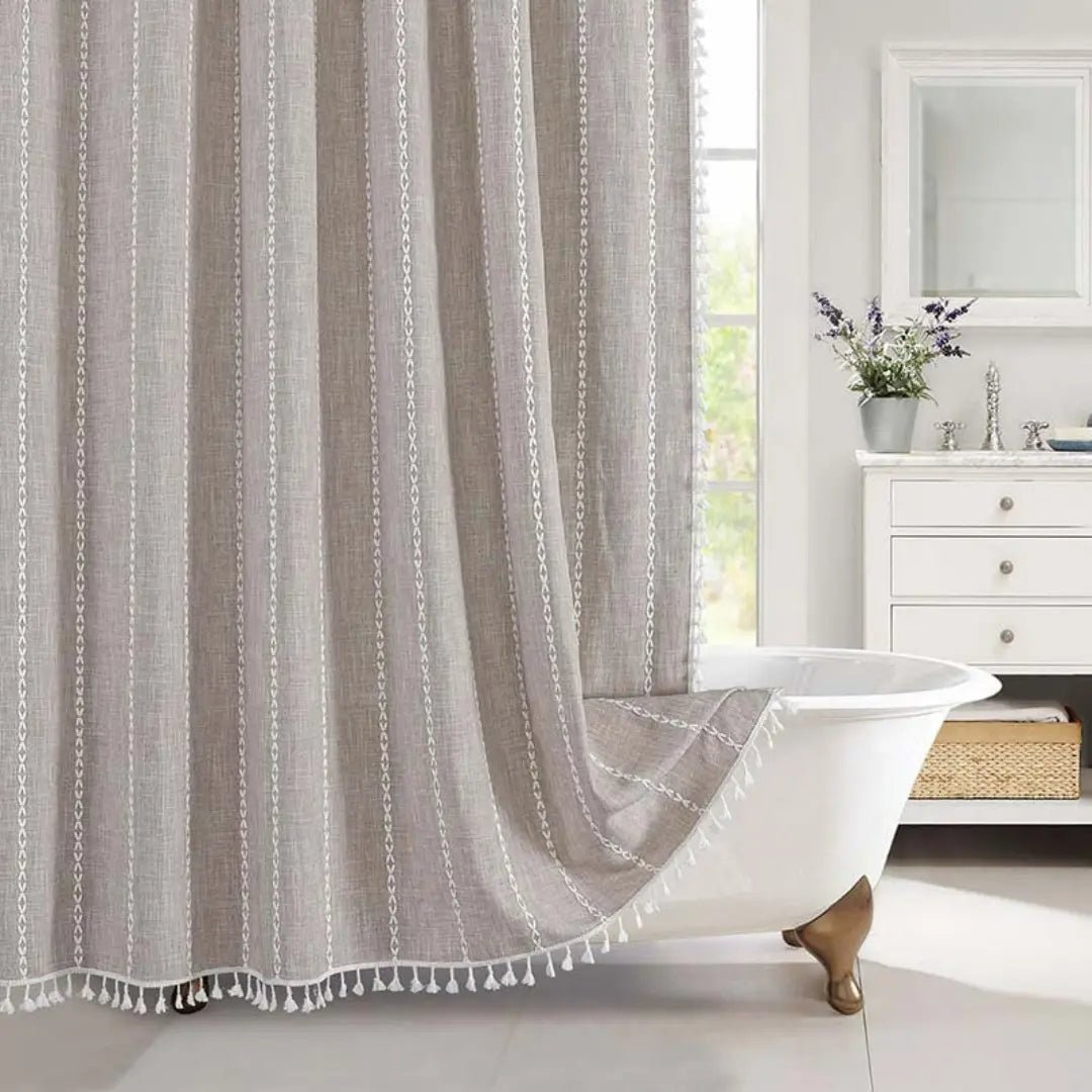 Boho-Leinen-Duschvorhang mit Quastendetail