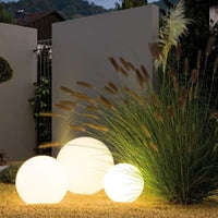 Runde Solar-Gartenkugelleuchte mit Fernbedienung – 16 Farben