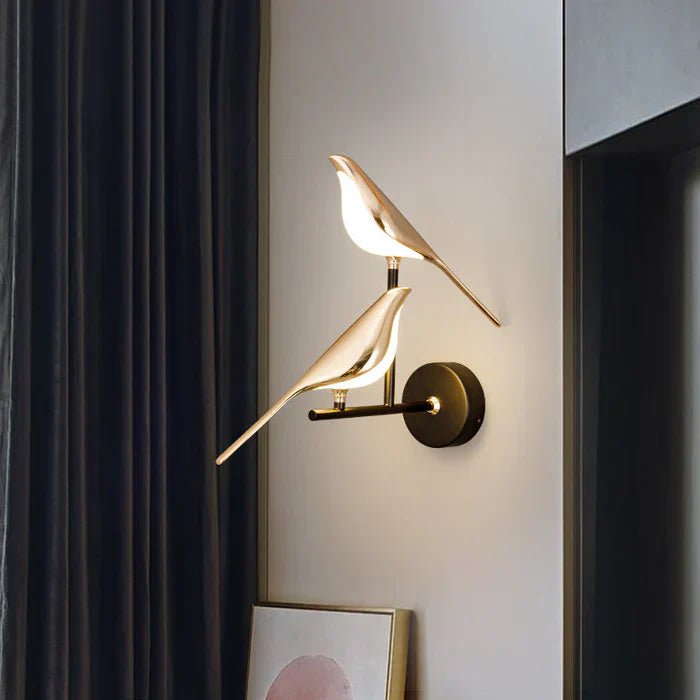 Vogel-Tischleuchte mit goldenem Skulpturendesign