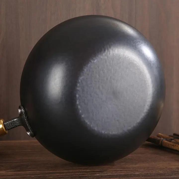 Japanischer Gusseisen-Topf mit Holzdeckel – Traditionelles Design für moderne Küchen