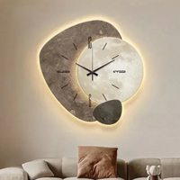 Mond-Wanduhr Minimalistisch – Beige & Gold