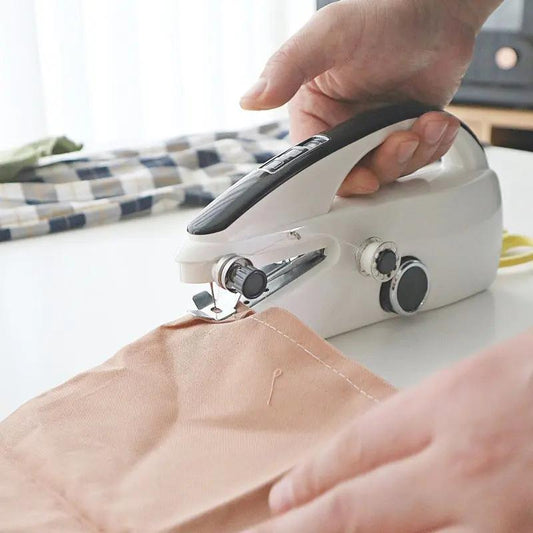 Mini-Nähmaschine mit Dual-Geschwindigkeitssteuerung — Mit Zubehör