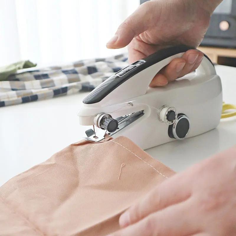 Mini-Nähmaschine mit Dual-Geschwindigkeitssteuerung — Mit Zubehör