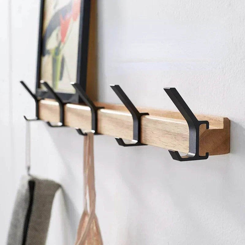 Wandgarderobe mit 5 Doppelhaken – Holz und Metall