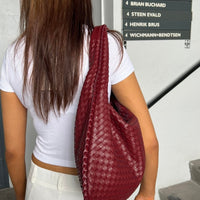Geflochtene Leder-Hobo-Bag mit Reißverschluss