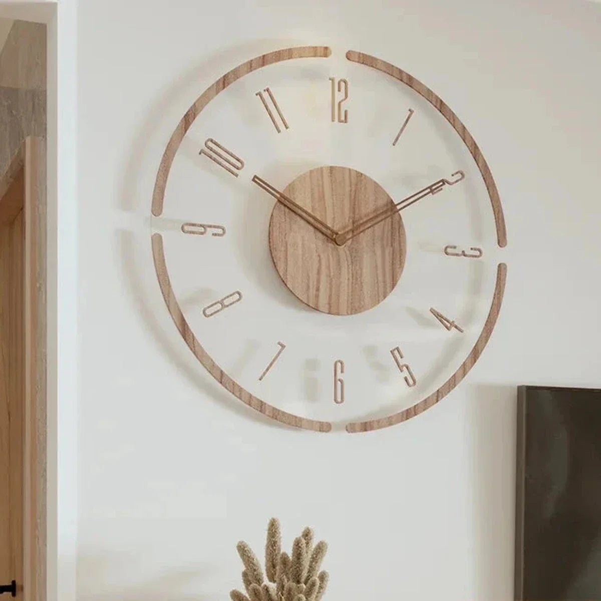 Skandinavische Wanduhr aus Buchenholz & Glas – Geräuschlos, 30 cm