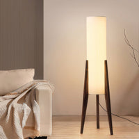 Skandinavische Stehlampe mit Walnussfuß und dimmbarem LED