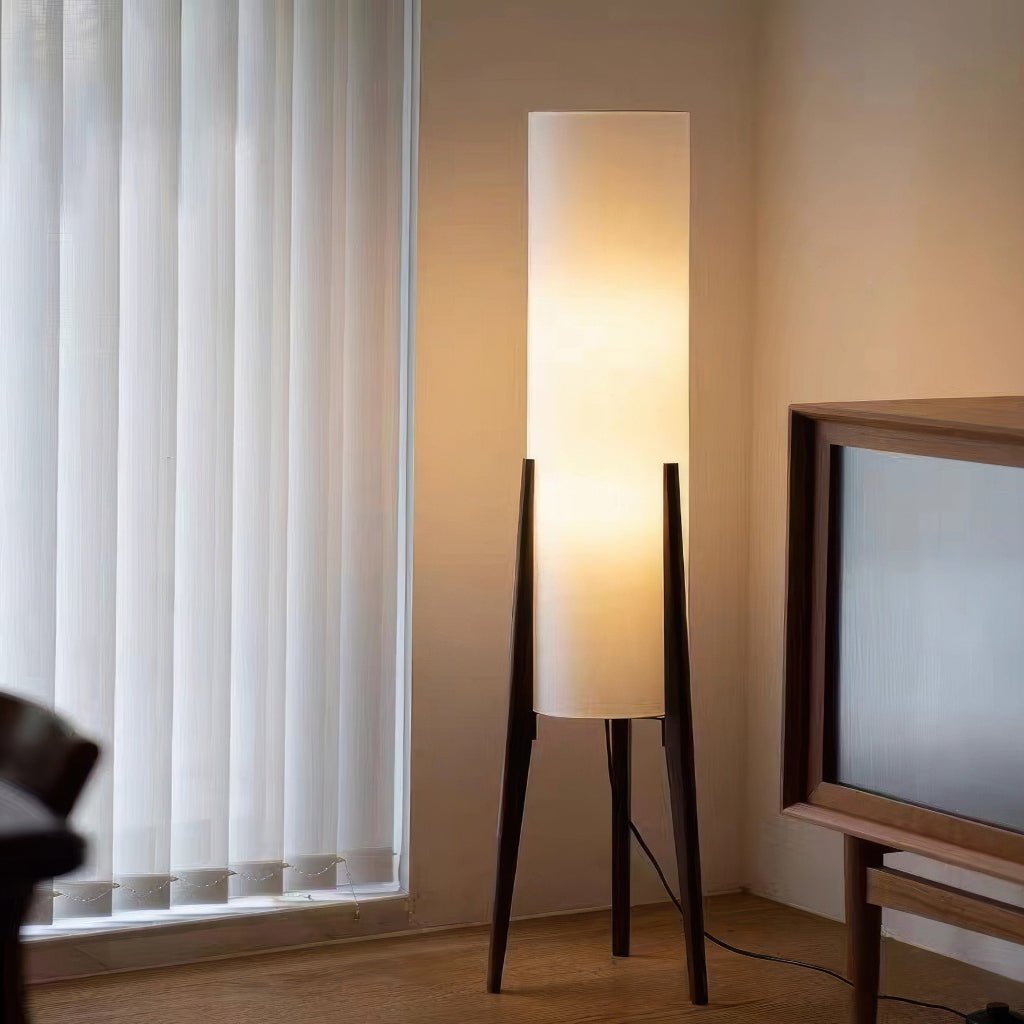 Skandinavische Stehlampe mit Walnussfuß und dimmbarem LED