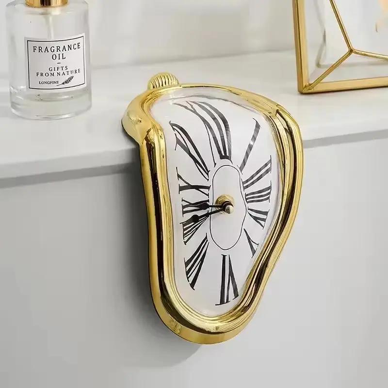 Schmelzende Vintage-Uhr — Inspiriert von der Illusion der Zeitverzerrung Mivoza Deutschland