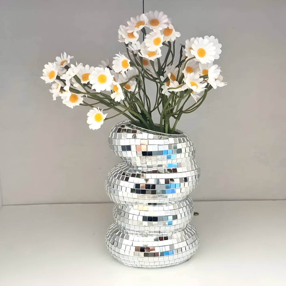 Spiegelkachel-Vase mit Spiraldesign