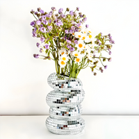 Spiegelkachel-Vase mit Spiraldesign