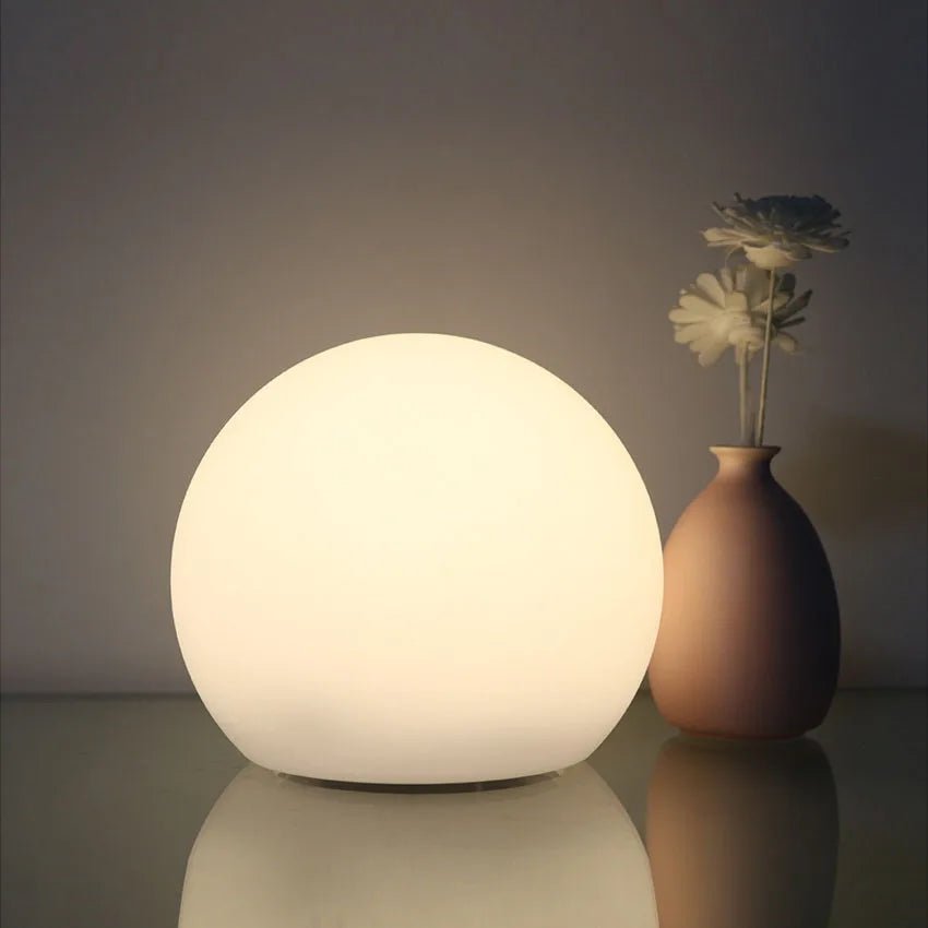 LED-Kugellampe mit 16 Farben und Fernbedienung