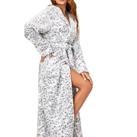 Flauschiger Fleece-Morgenmantel mit Leopardenmuster – Warm und Weich