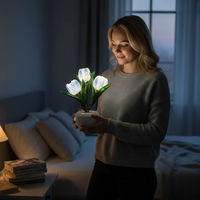 Tulpen-LED-Tischlampe im Keramiktopf – Warmes Dekorlicht
