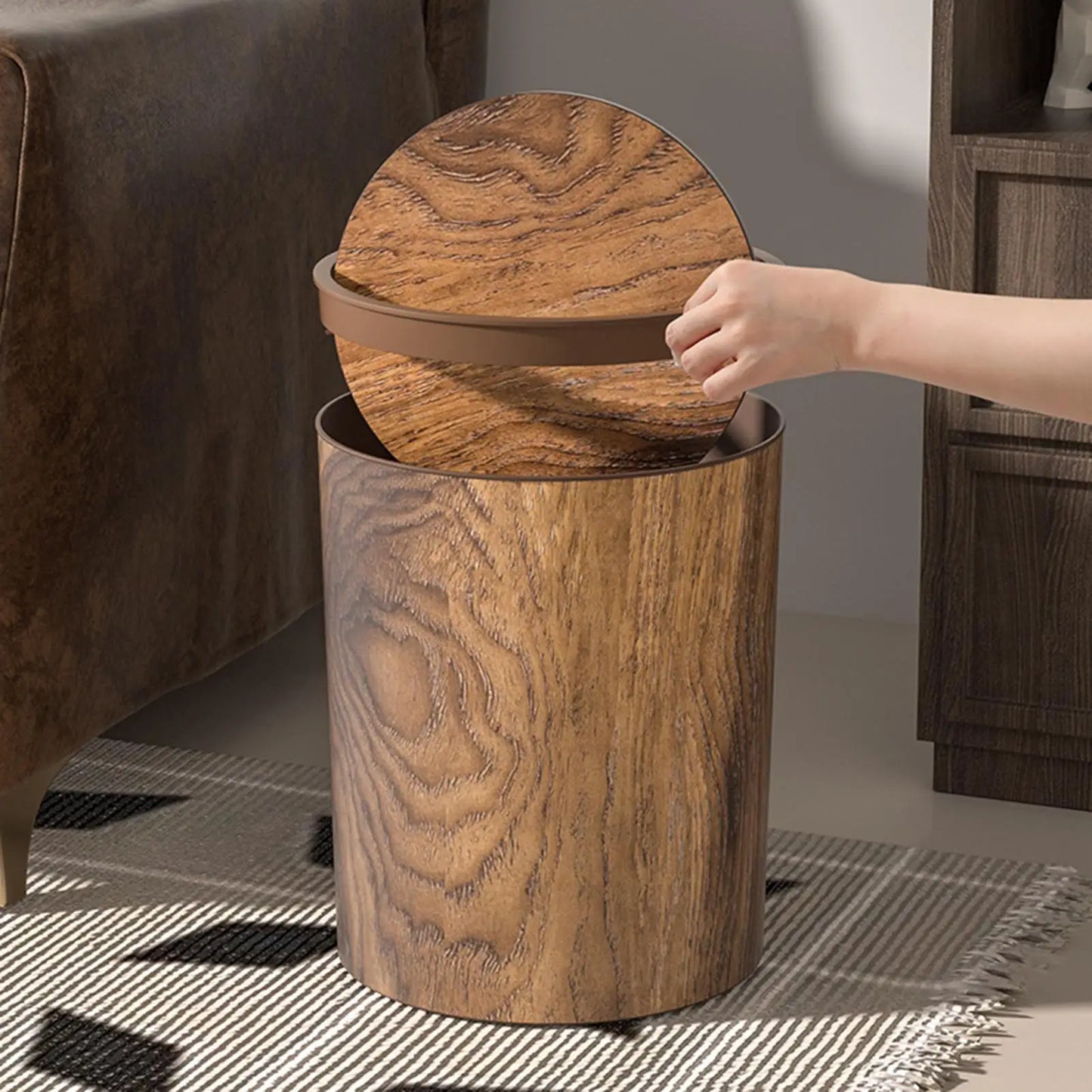 Mülleimer mit Schwingdeckel und Holzoptik