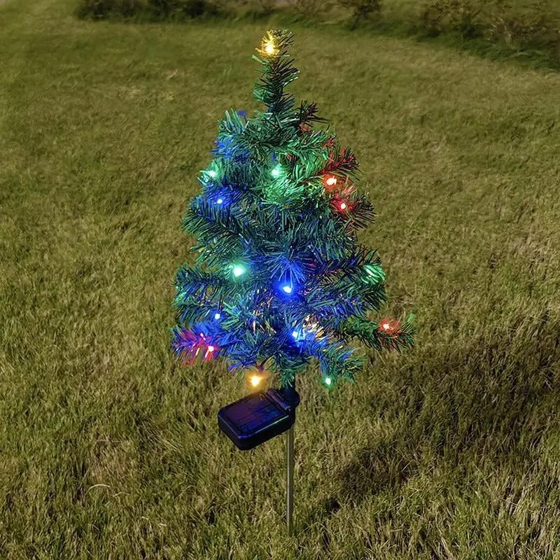 Wetterfester Solar-Weihnachtsbaum — Strahlend schön für verschneite Wintertage
