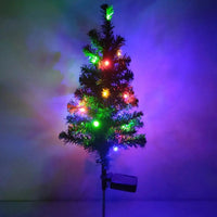 Wetterfester Solar-Weihnachtsbaum — Strahlend schön für verschneite Wintertage