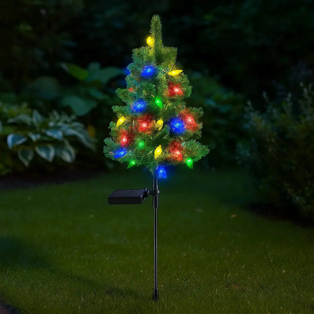 Wetterfester Solar-Weihnachtsbaum — Strahlend schön für verschneite Wintertage