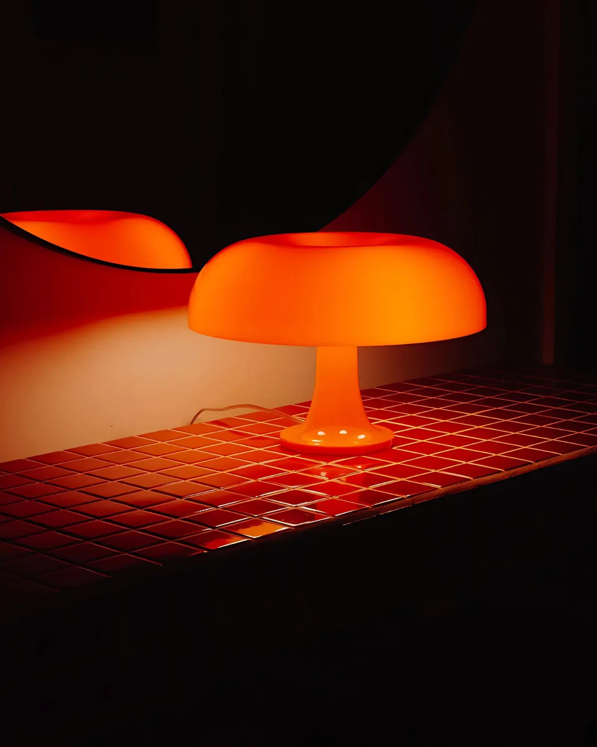Bauhaus Tischlampe Retrokuppel – Sanftes Licht im zeitlosen Design