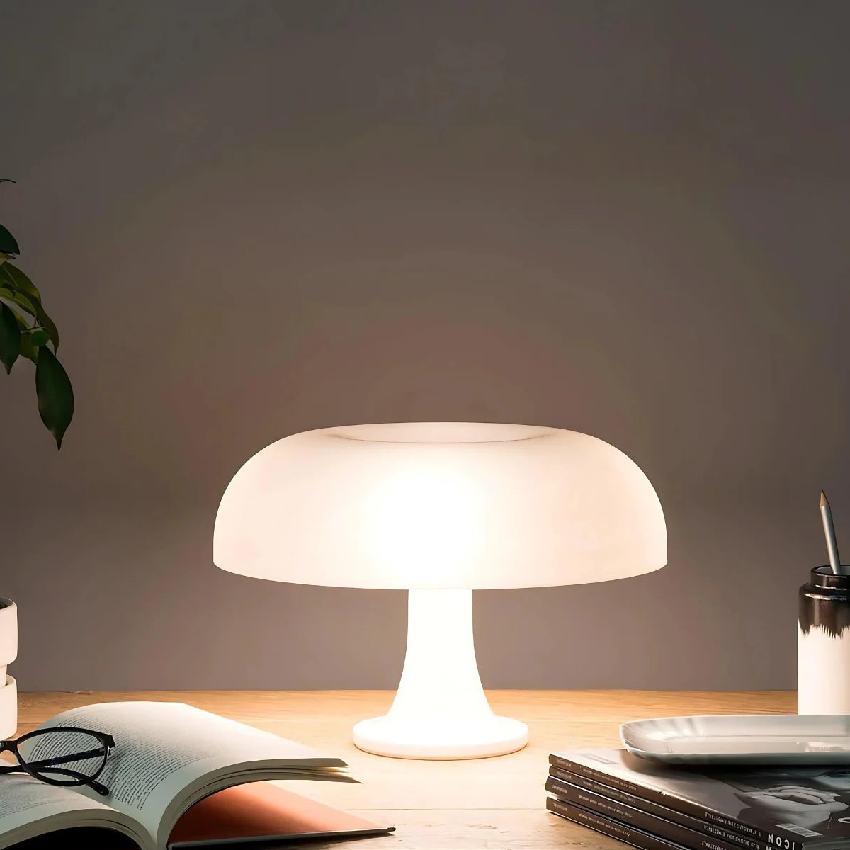 Bauhaus Tischlampe Retrokuppel – Sanftes Licht im zeitlosen Design