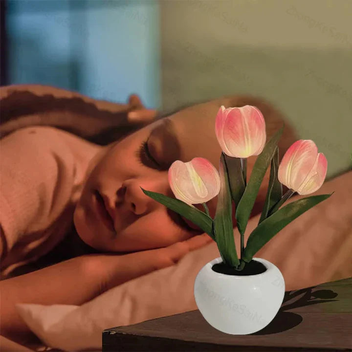 Tulpen-LED-Tischlampe im Keramiktopf – Warmes Dekorlicht