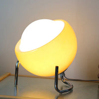 Kugelförmige Tischlampe mit warmem LED-Licht – im Retro-Stil
