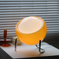 Kugelförmige Tischlampe mit warmem LED-Licht – im Retro-Stil