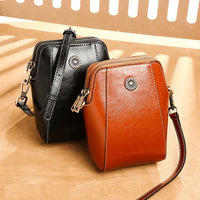 Kleine Crossbody-Tasche in Lederoptik mit mehreren Fächern – Verstellbarer Riemen