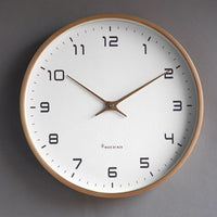 Lautlose Holzwanduhr – Kein Ticken, nur Stille
