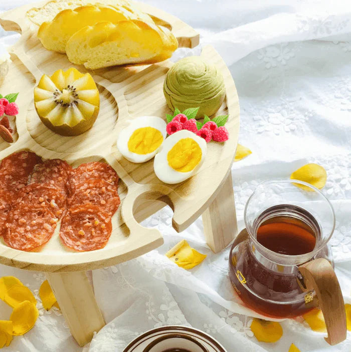 Klappbarer Holz-Picknicktisch mit Weinglashaltern & Flaschenhalter