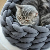 Gestrickter Tierkorb – gemütliches Nest für Katzen & Hunde